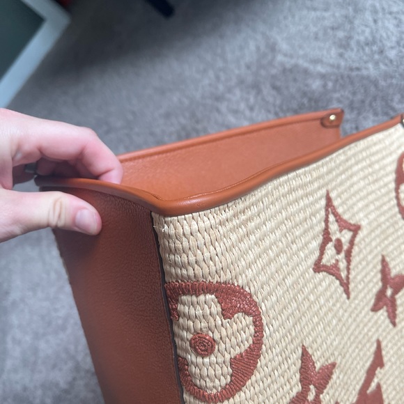 Louis Vuitton Onthego GM Tan Raffia - Picture 10 of 10